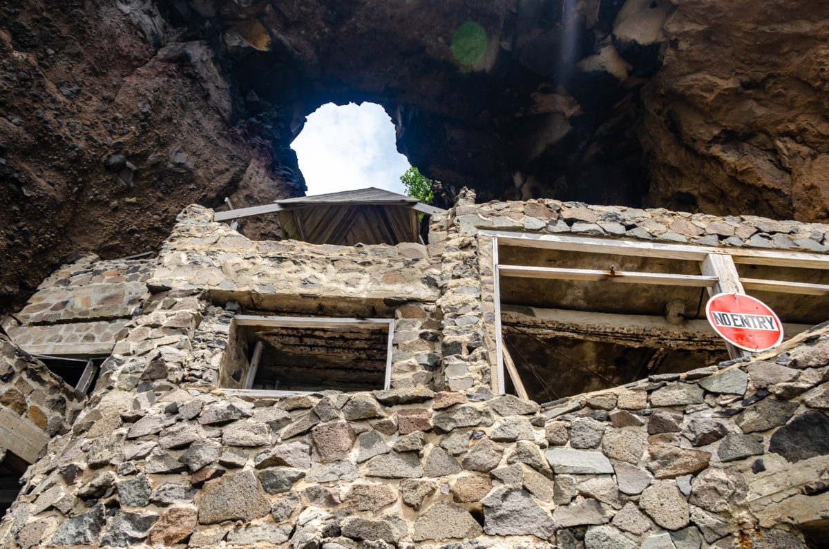 Moonhole, Bequia - No Entry