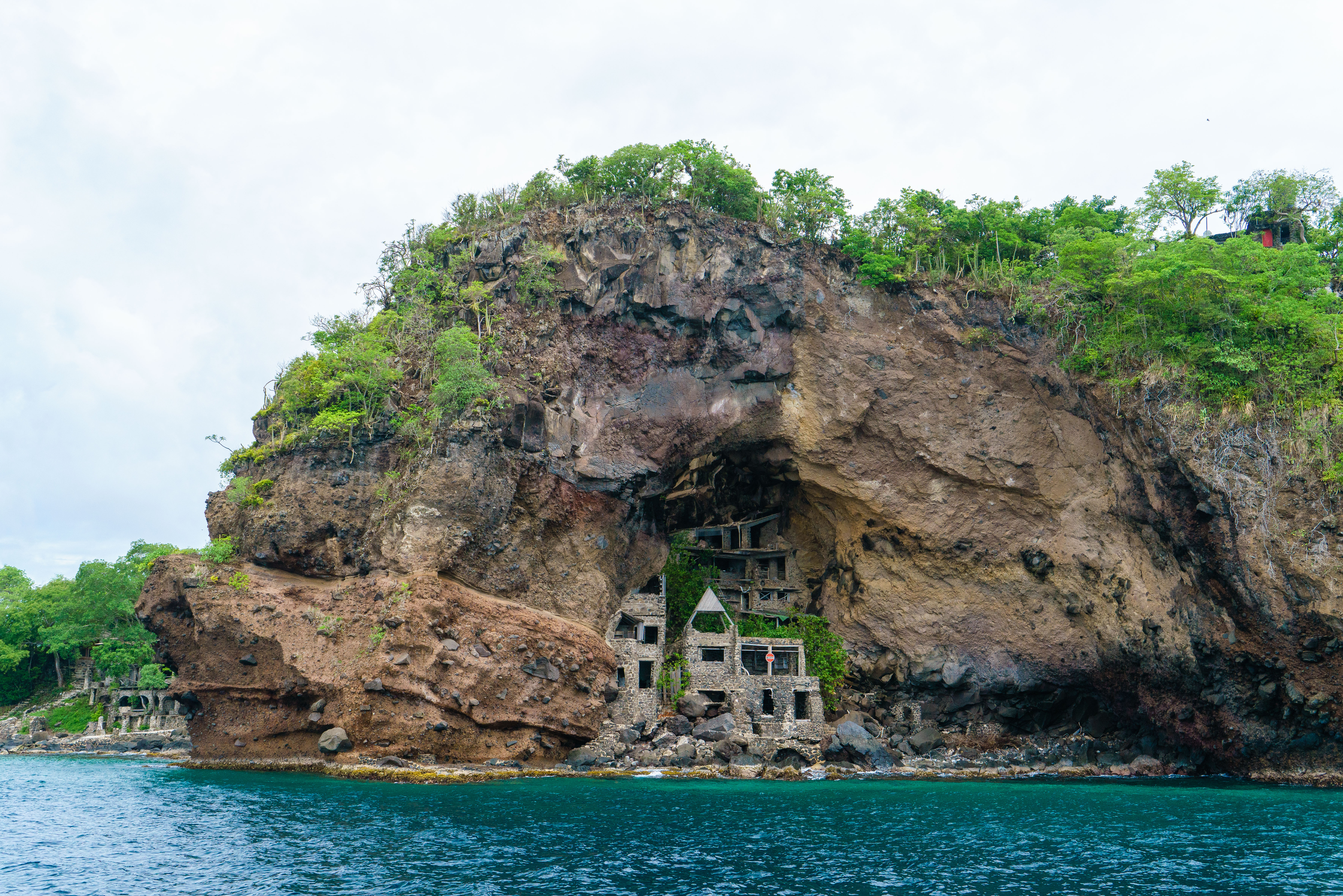 Moonhole, Bequia