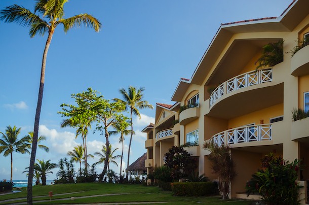 THE VELERO BEACH RESORT, CABARETE BY PATRICK BENNETT