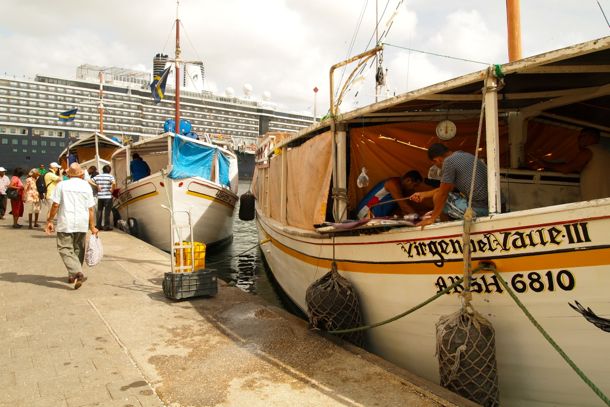 Wooden Boats of the Floating Market Wooden Boats from Venezuela