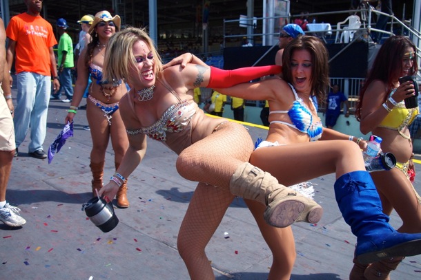 Gettin' on bad, 2013 Carnival Monday, Trinidad/SBPR
