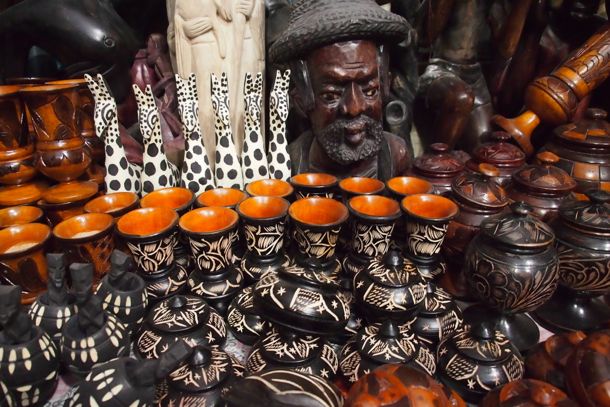 Hand-made Haitian handicrafts on sale at the Iron Market | SBPR