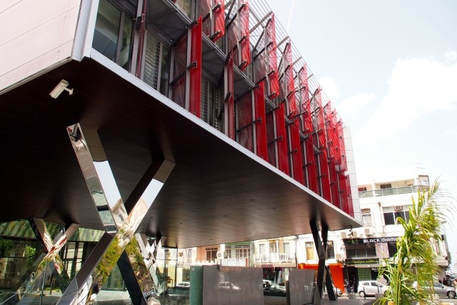 Ultra-modern Palais de Justice in downtown Fort-de-France | SBPR