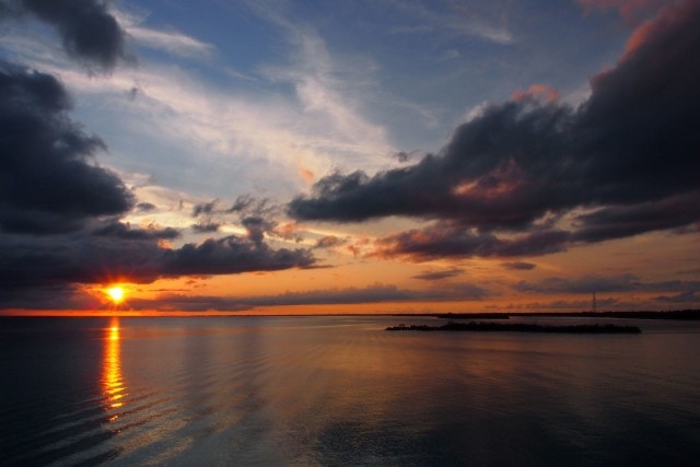 Dramatic Deep Water Cay Sunset | SBPR