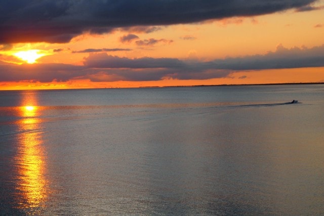 Racing the setting sun off Deep Water Cay | SBPR