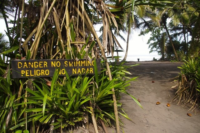No swimming at the shores of Mawamba Lodge, Costa Rica | SBPR