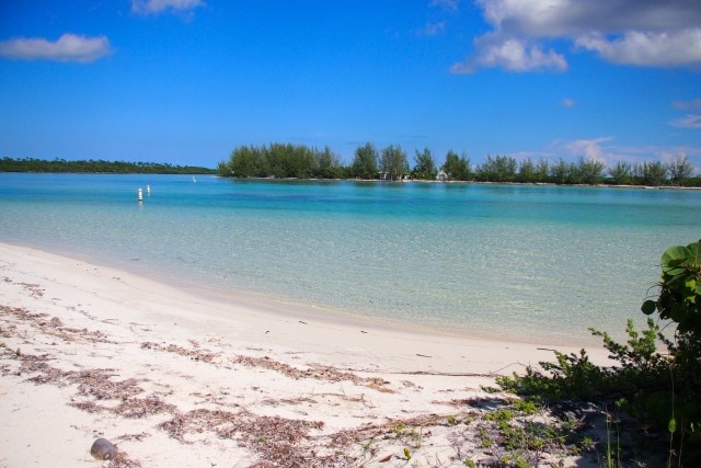 Secluded beaches lay sprinkled about Deep Water Cay | SBPR