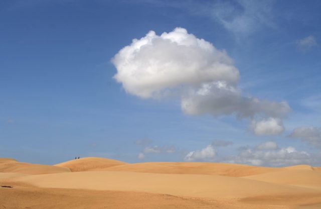 Los Medanos de Coro under blue skies | Credit: Flickr user Carlos Adampol Galindo