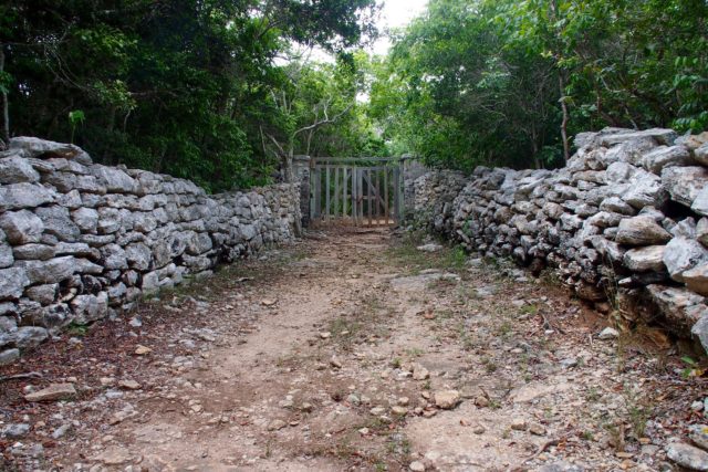 Entrance to Wade's Green Plantation, North Caicos | SBPR