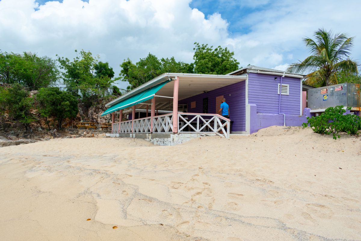 Bumpkins Beach Bar on Pigeon Point Beach, Antigua | SBPR