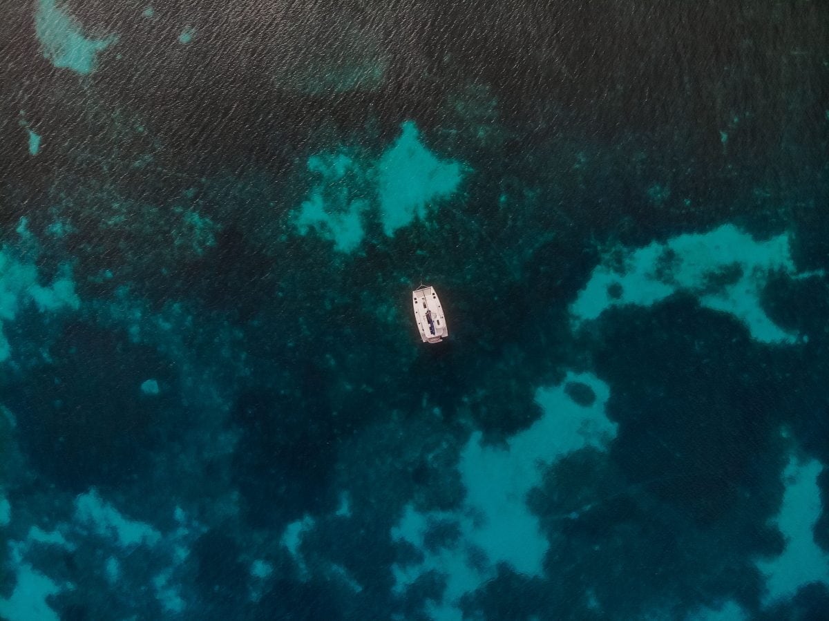 Sailing the quiet waters of Belize