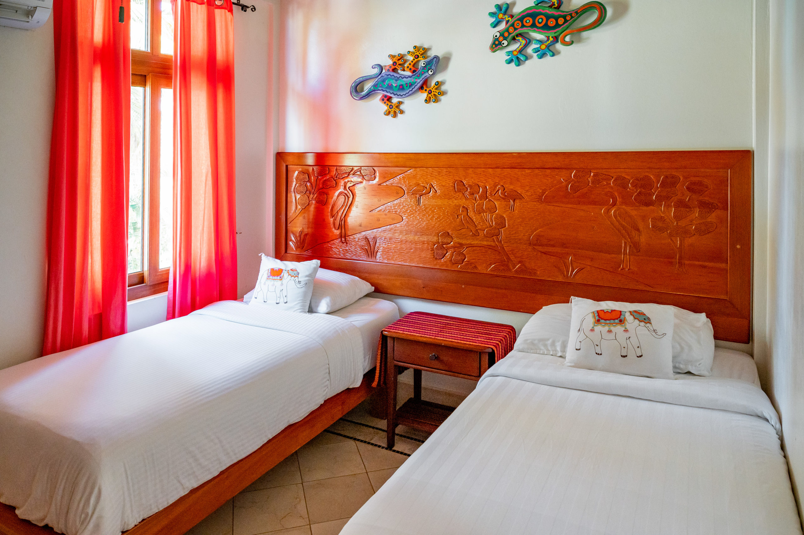 Bringing the kids along? Themed rooms keep Belizean delights dancing in through their dreams all night.