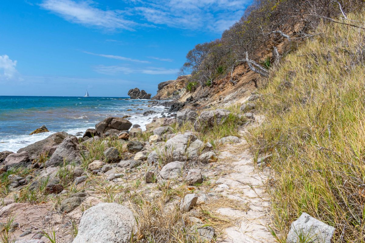 Seaside path to Dlo Ferré