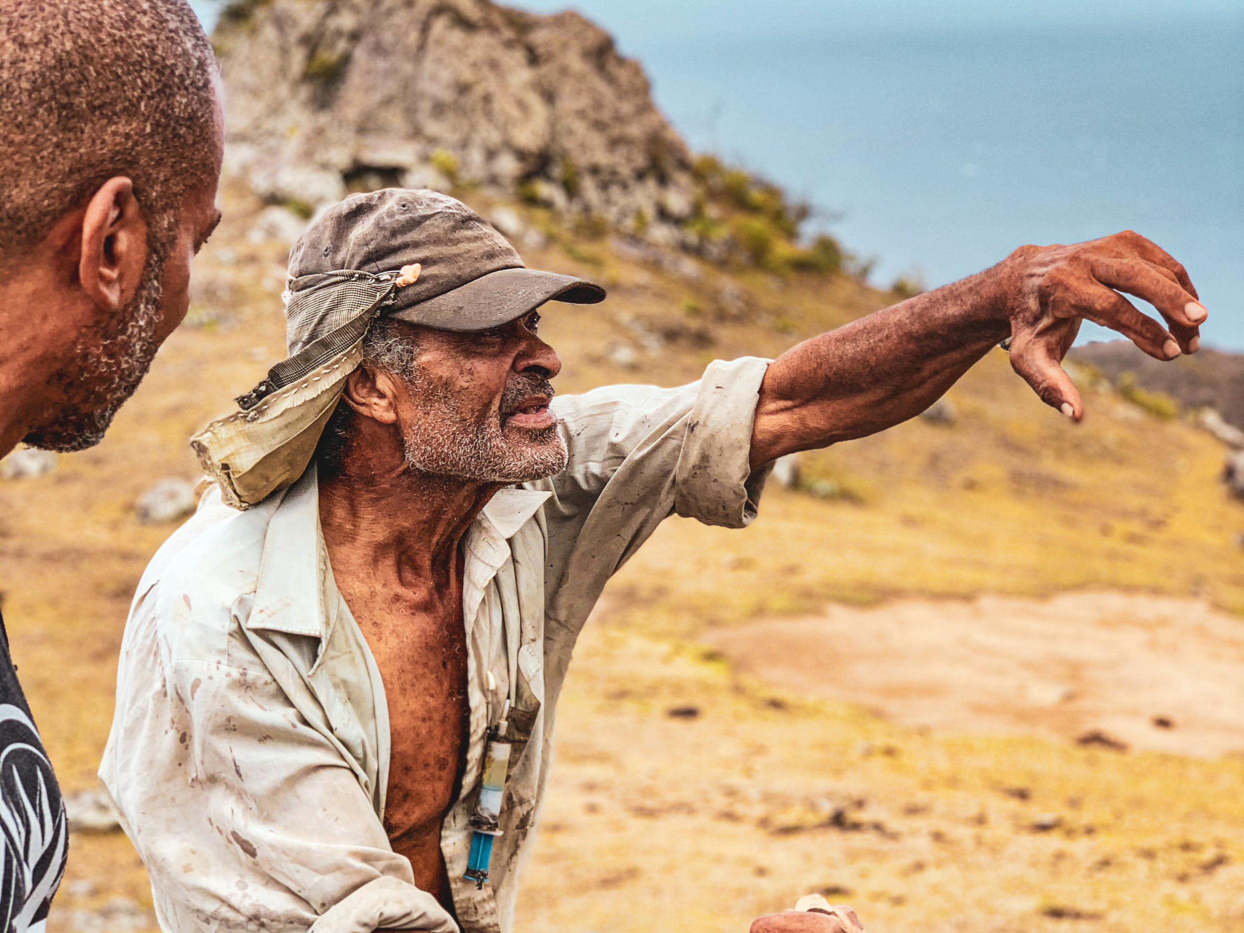 difference between traveler and tourist Montserrat