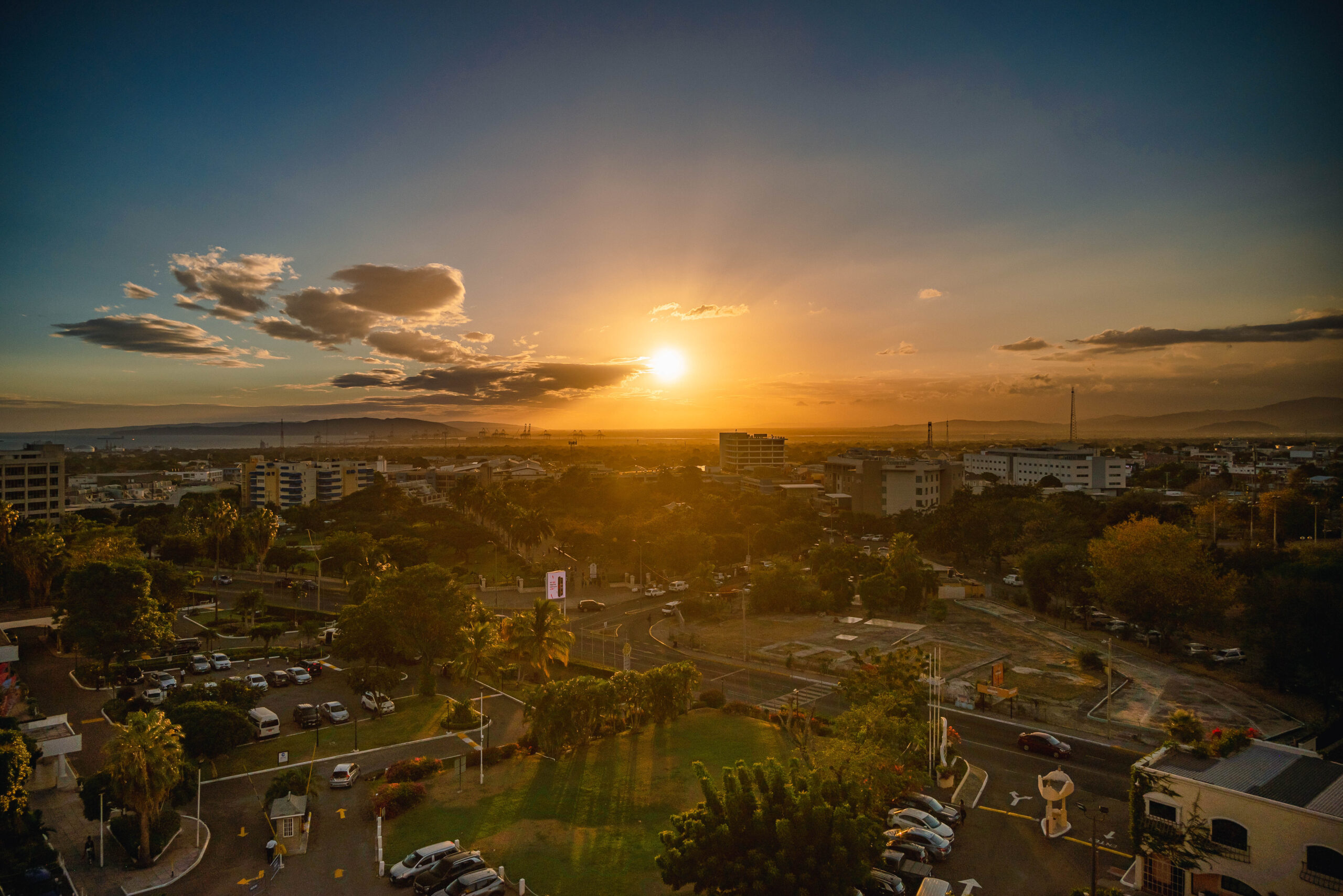 Sunset City View With a Room: Courtleigh Hotel & Suites, Kingston