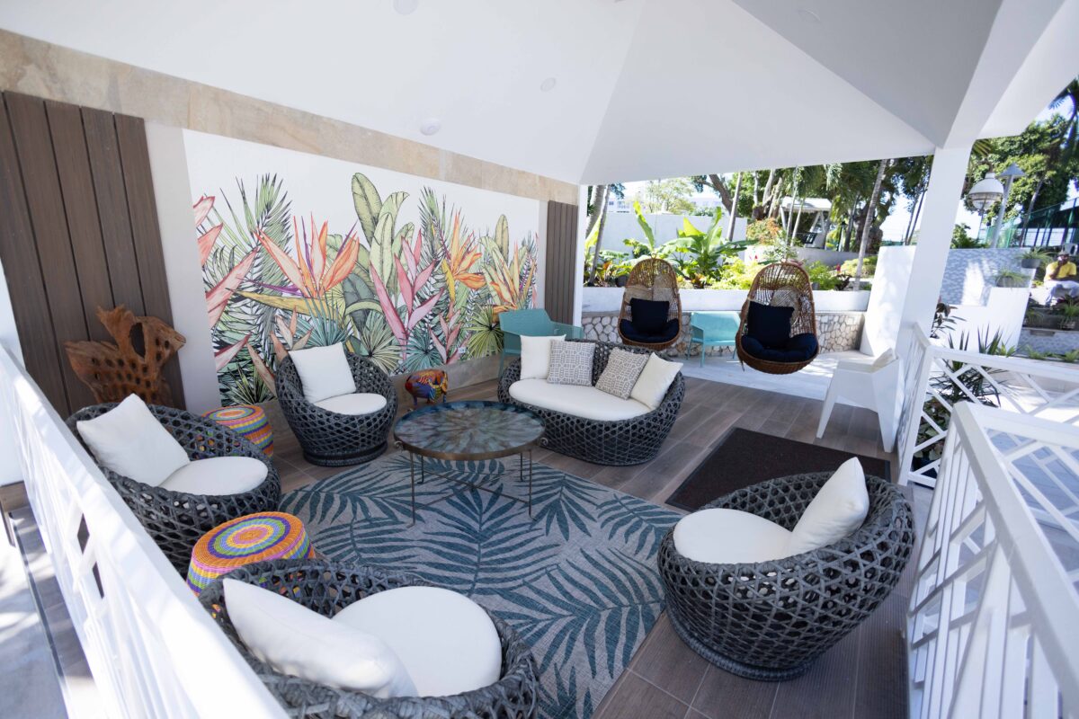 Jamaica Pegasus Poolside Lounge